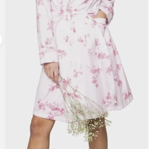 Petite Plume English Rose Floral Cotton Robe - Picture 3 of 10